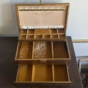 Vintage jewelry box